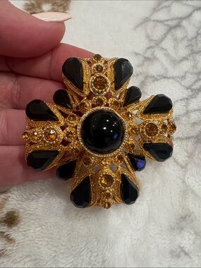 Vintage Gold-Tone Cross Brooch / pin with Black and Amber Stones